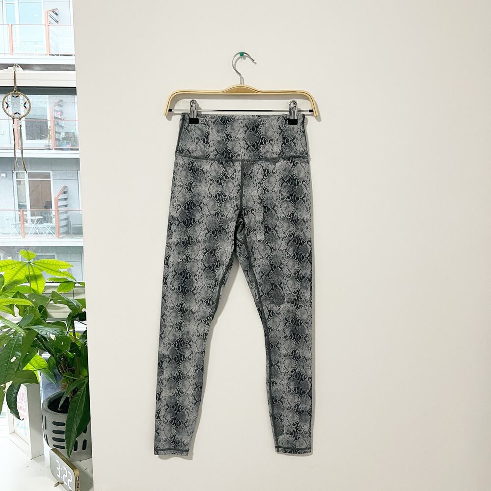 Spiritual Gangster Gray Snake Print Leggings Size Small